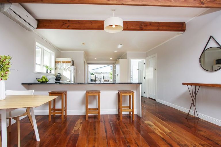 Photo of property in 2/3 Copley Street, New Lynn, Auckland, 0600