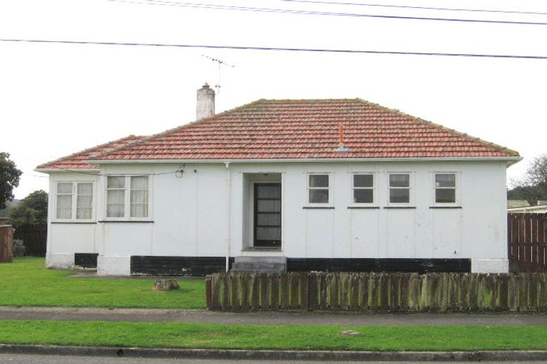 Photo of property in 1 Hughes Crescent, Taita, Lower Hutt, 5011