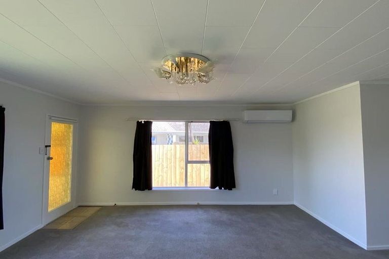 Photo of property in 1/36 Blacklock Avenue, Henderson, Auckland, 0612