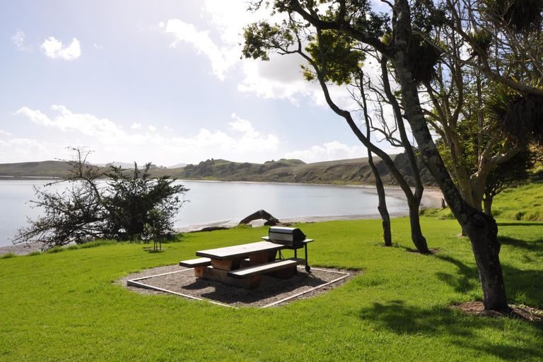 Photo of property in 18a Salt River View Road, Kaiwaka, 0573