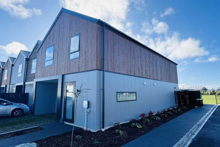 Photo of property in 5b Malaga Crescent, Harewood, 8051