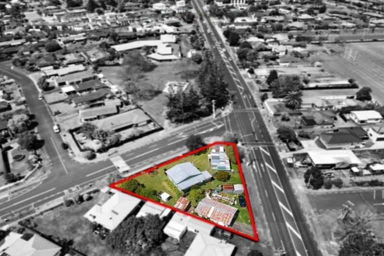 Photo of property in 2 Rathgar Road, Henderson, Auckland, 0610