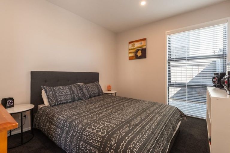 Photo of property in 41 Waterstock Way, Parklands, Christchurch, 8083