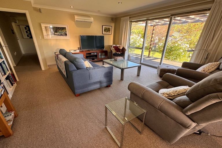 Photo of property in 6 Weka Place, Picton, 7220