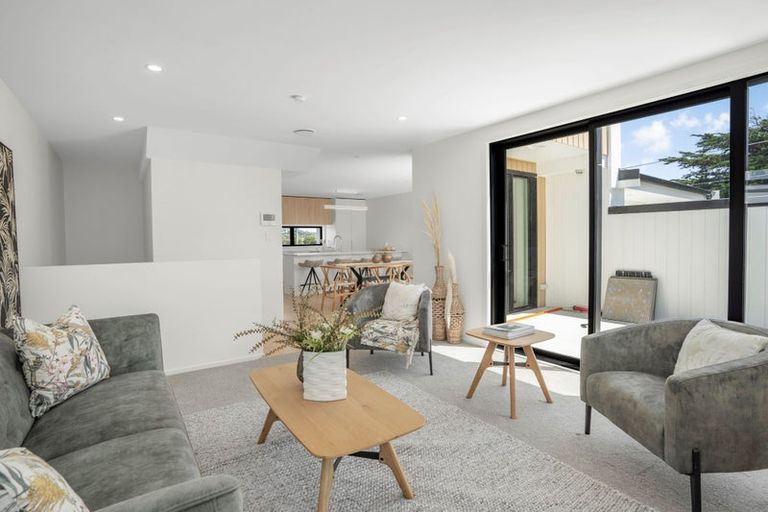 Photo of property in 2/10 Pascoe Avenue, Paremata, Porirua, 5026