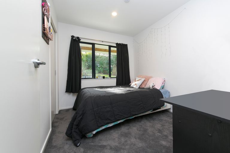 Photo of property in 16 Denehurst Drive, Waimauku, 0812