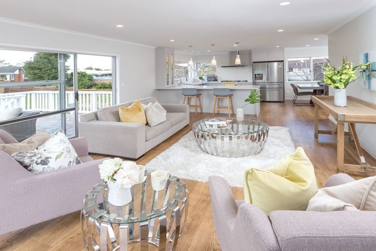 Photo of property in 65 Meadway, Sunnyhills, Auckland, 2010