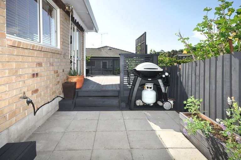 Photo of property in 22a Greta Place, Stanmore Bay, Whangaparaoa, 0932