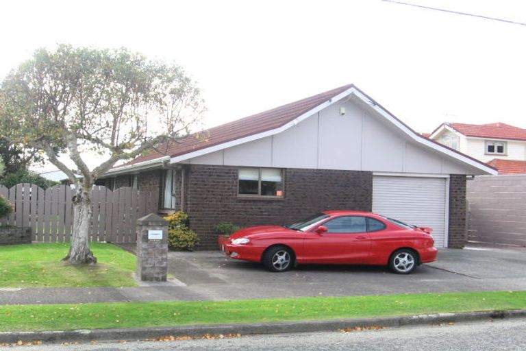 Photo of property in 30 Fairfield Avenue, Fairfield, Lower Hutt, 5011