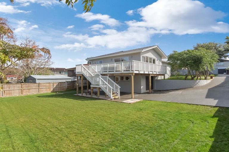 Photo of property in 65 Meadway, Sunnyhills, Auckland, 2010