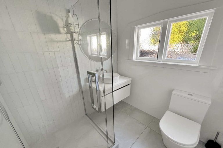 Photo of property in 1/155 Weston Road, St Albans, Christchurch, 8052