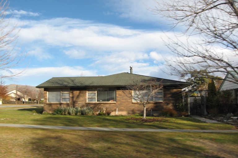 Photo of property in 16 Syndic Street, Cromwell, 9310