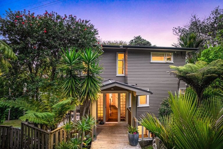 Photo of property in 85 Wood Bay Road, Titirangi, Auckland, 0604