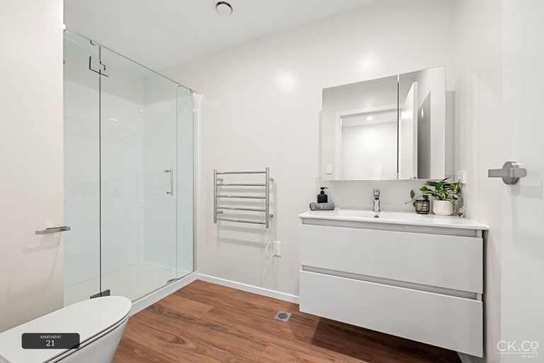 Photo of property in 130 Cambridge Terrace, Fairfield, Lower Hutt, 5011