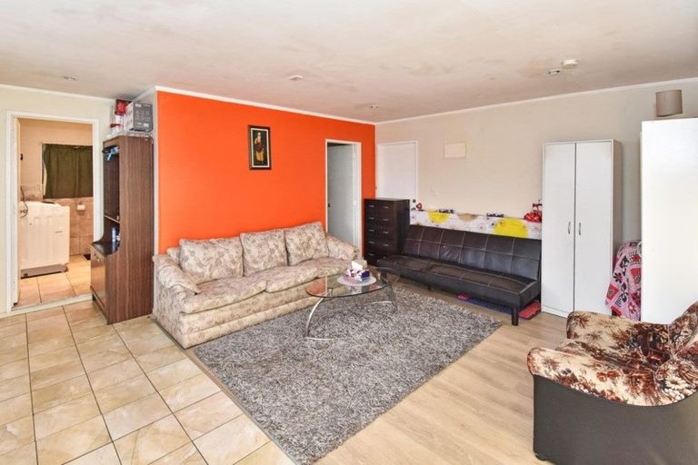 Photo of property in 2/62 Glen Avenue, Papatoetoe, Auckland, 2025