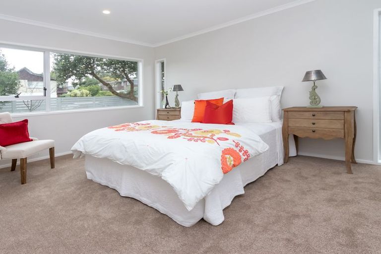 Photo of property in 65 Meadway, Sunnyhills, Auckland, 2010