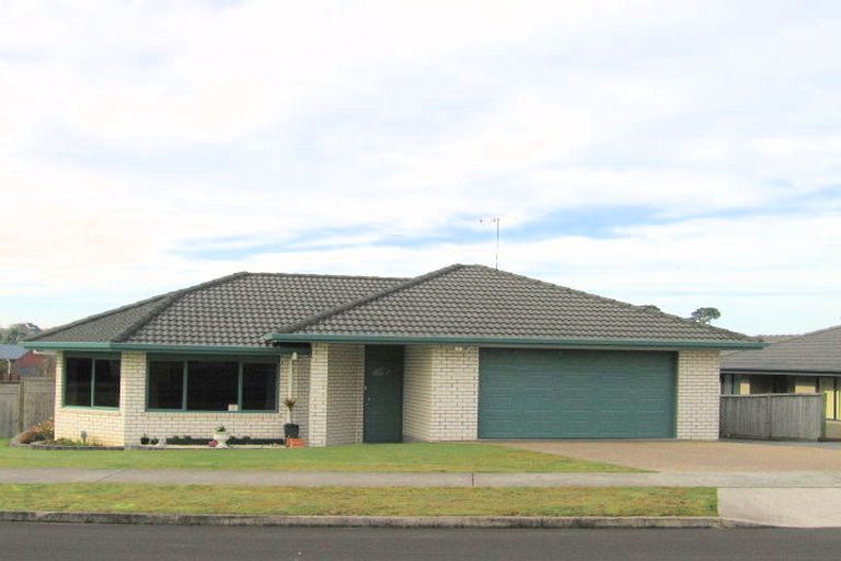 Photo of property in 1 Harrogate Place, Grandview Heights, Hamilton, 3200