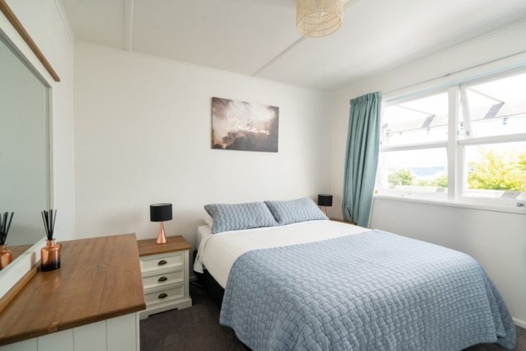 Photo of property in 38 Aubrey Crescent, Rainbow Point, Taupo, 3330