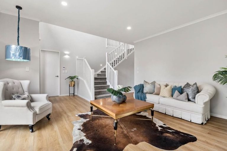 Photo of property in 408b East Coast Road, Sunnynook, Auckland, 0630