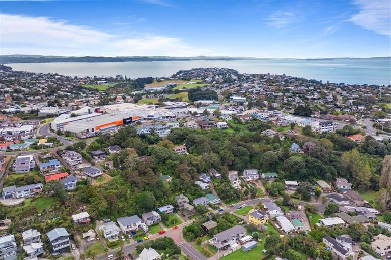 Photo of property in 19 Mckenzie Avenue, Arkles Bay, Whangaparaoa, 0932