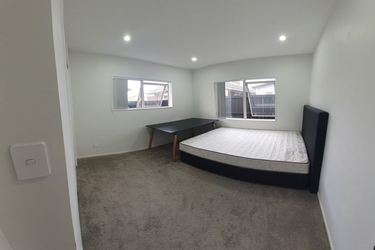 Photo of property in 26c Waipani Road, Te Atatu Peninsula, Auckland, 0610