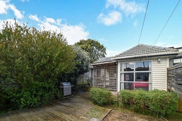 Photo of property in 5 Pitau Road, Mount Maunganui, 3116