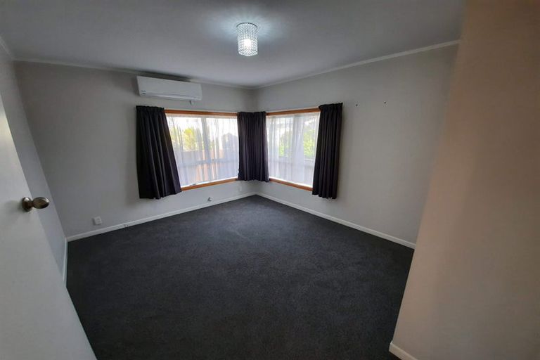 Photo of property in 32 Lewis Road, Pakuranga, Auckland, 2010