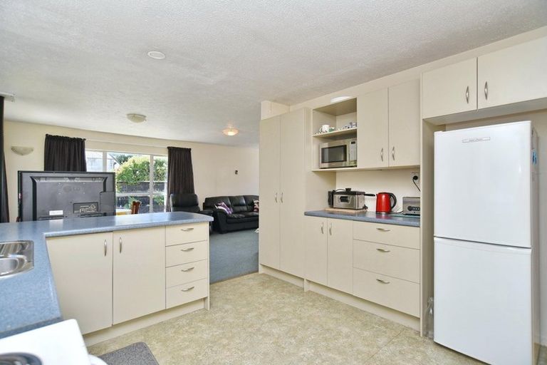 Photo of property in 6b Doggett Place, Rangiora, 7400