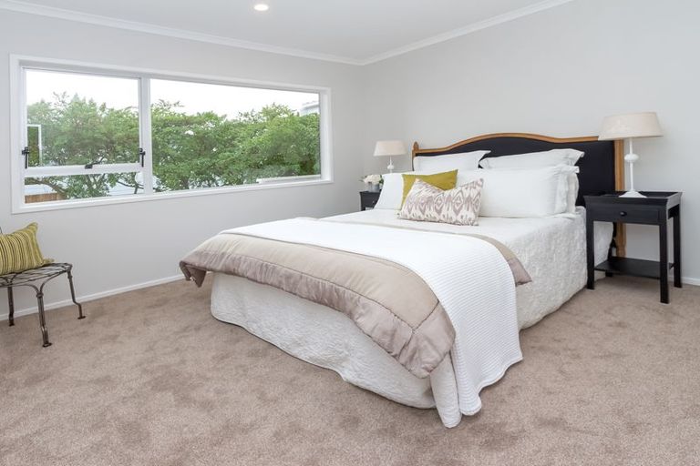 Photo of property in 65 Meadway, Sunnyhills, Auckland, 2010