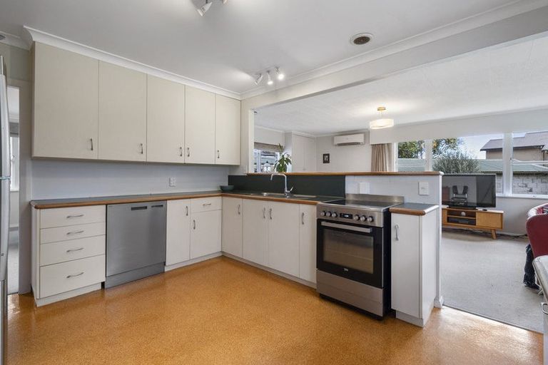 Photo of property in 9 Athlone Place, Hokowhitu, Palmerston North, 4410