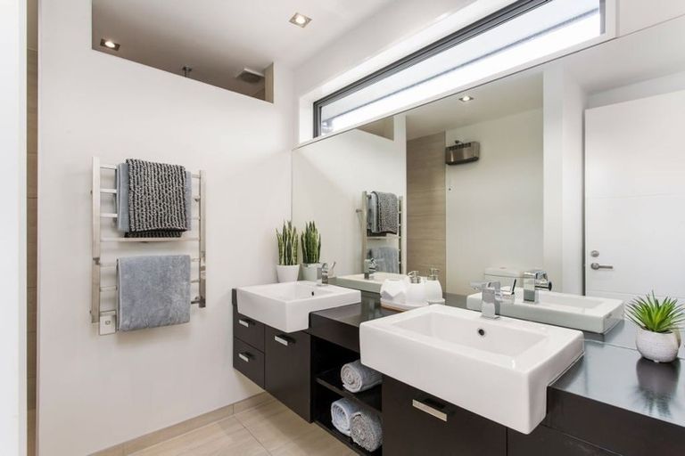 Photo of property in 130b Condell Avenue, Papanui, Christchurch, 8053