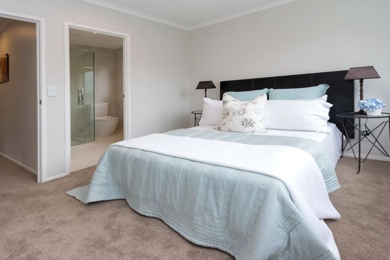 Photo of property in 65 Meadway, Sunnyhills, Auckland, 2010