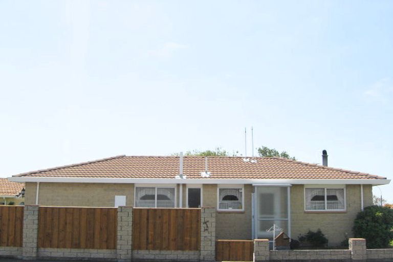 Photo of property in 3 Guernsey Street, Aranui, Christchurch, 8061