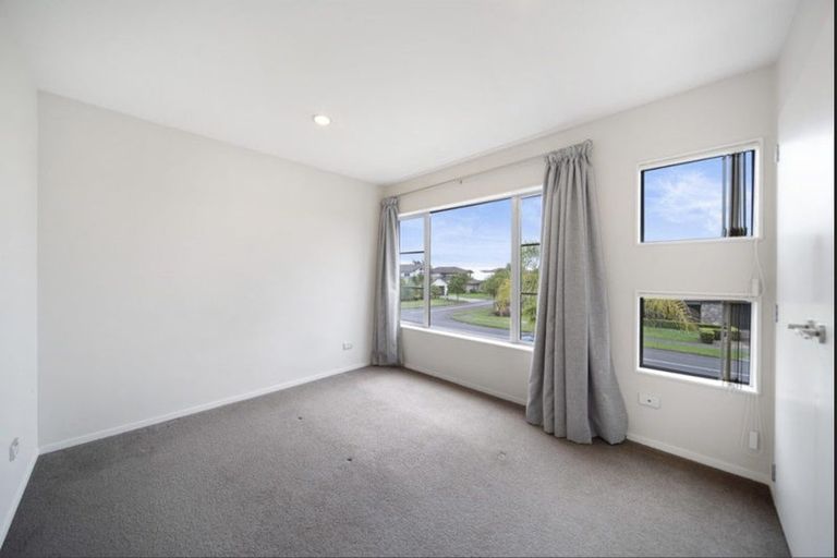 Photo of property in 44 Toscana Drive, Karaka, Papakura, 2113