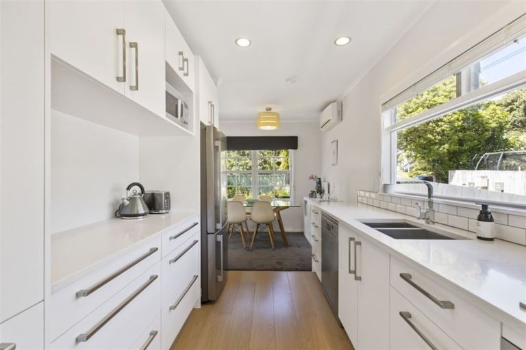 Photo of property in 97 Stott Avenue, Birkdale, Auckland, 0626