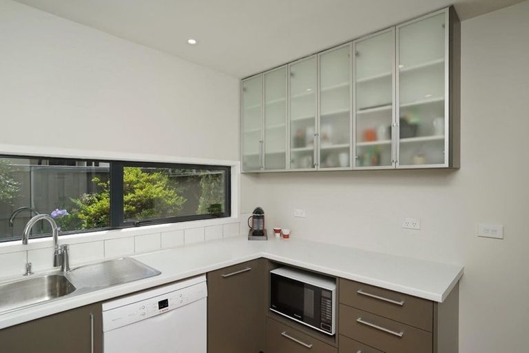 Photo of property in 76a Memorial Avenue, Ilam, Christchurch, 8053