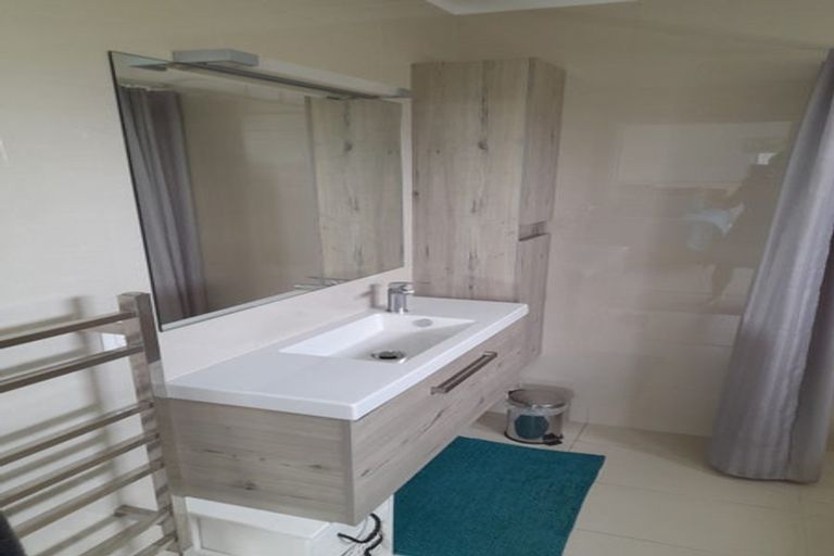 Photo of property in 20 Roseberry Place, Whitianga, 3510