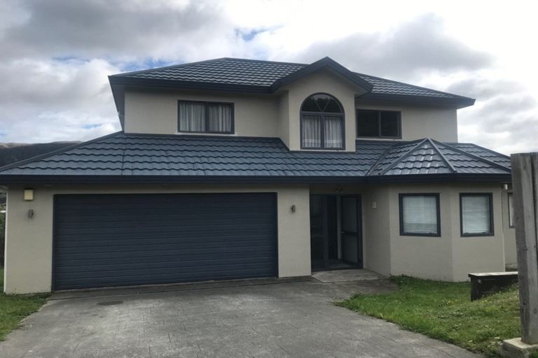 Photo of property in 110 Woodman Drive, Tawa, Wellington, 5028
