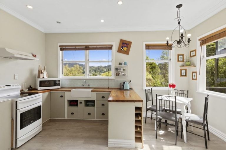 Photo of property in 23 Morrison Grove, Stokes Valley, Lower Hutt, 5019