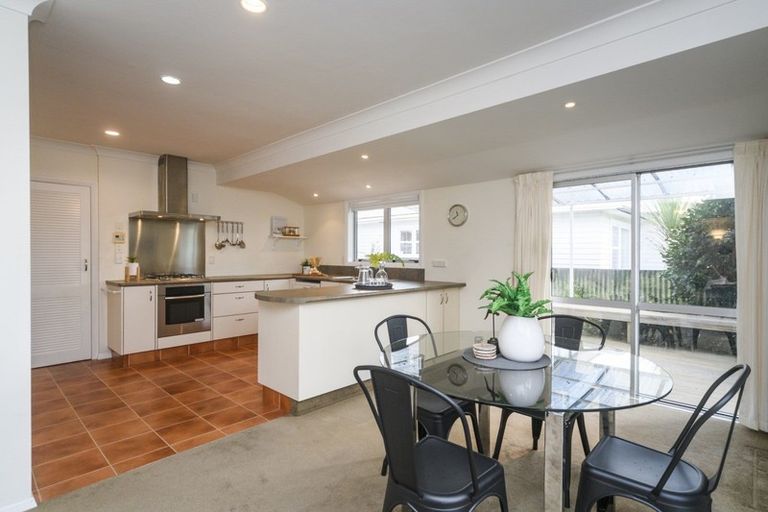 Photo of property in 2 Belmont Place, Terrace End, Palmerston North, 4410