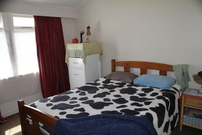 Photo of property in 105 Queen Street, Westport, 7825