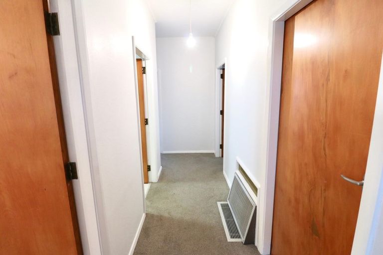 Photo of property in 10 Naenae Road, Naenae, Lower Hutt, 5011