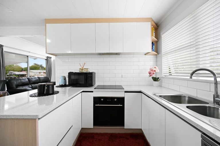 Photo of property in 10 Bremridge Place, Melville, Hamilton, 3206