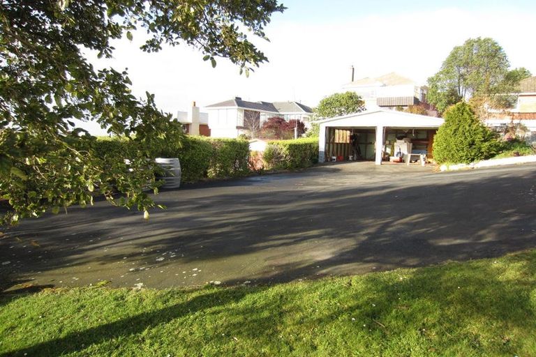 Photo of property in 18 Earls Road, Saint Clair, Dunedin, 9012