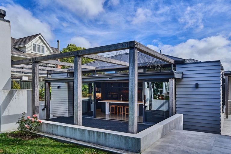 Photo of property in 7 Lochiel Road, Khandallah, Wellington, 6035