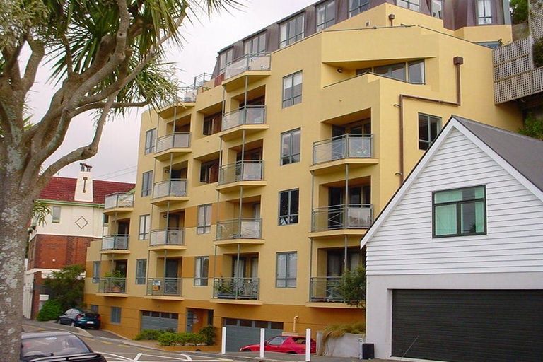 Photo of property in 4/80 Salamanca Road, Kelburn, Wellington, 6012