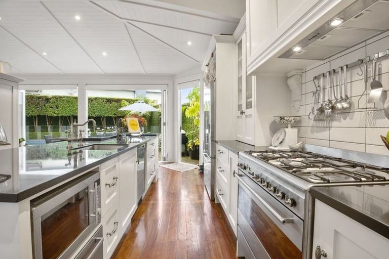 Photo of property in 63 Tainui Road, Devonport, Auckland, 0624