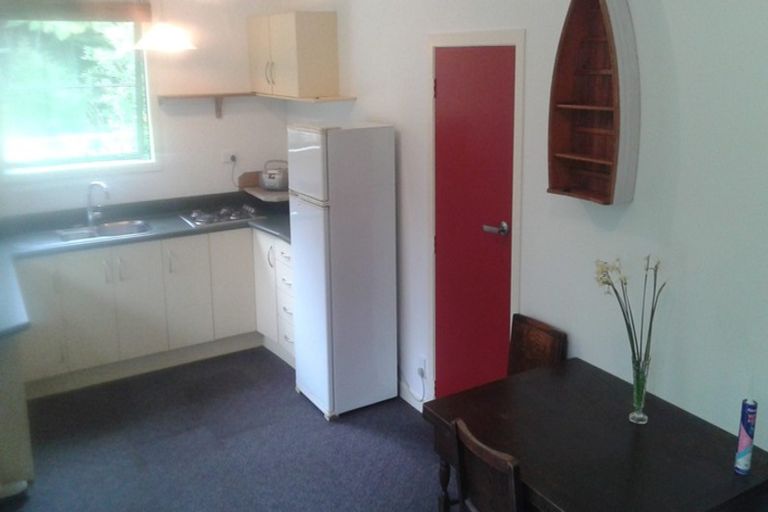 Photo of property in 82 Opanuku Road, Henderson Valley, Auckland, 0612