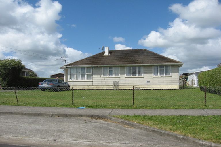Photo of property in 42 Arimu Road, Papakura, 2110