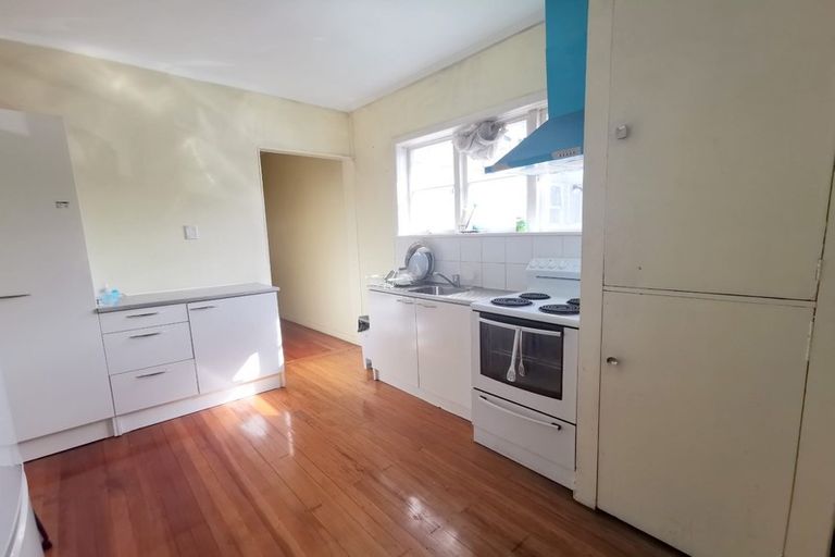 Photo of property in 3/2090 Great North Road, Avondale, Auckland, 0600